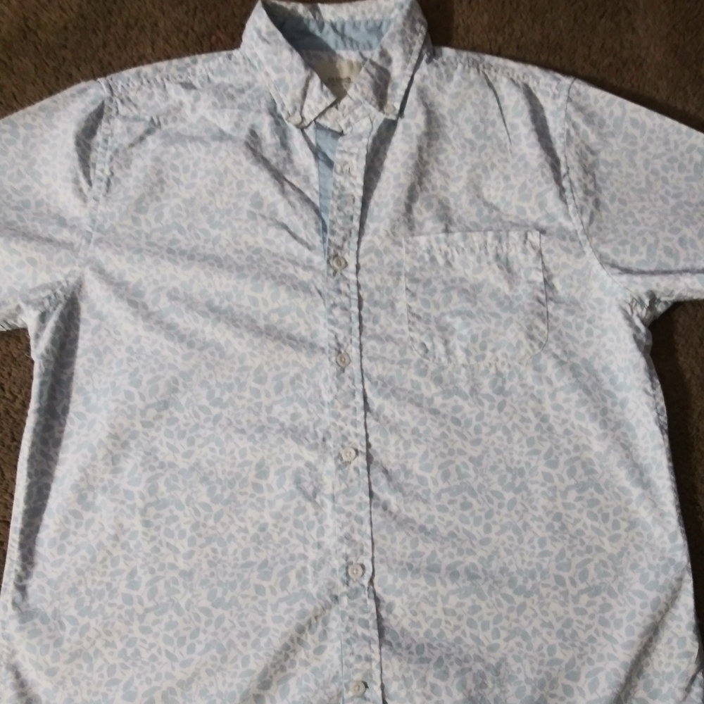 Light Blue/White-Leaf Hawaiian shirt.